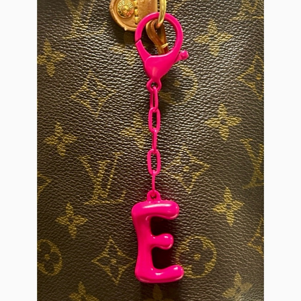 MULTIPLE LETTERS AVAILABLE❣️Bubble Letter Initial Bag Charm/ Keychain Pink NEW